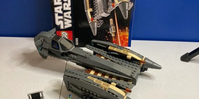 Lego Star Wars General Grievous Starfighter 8095