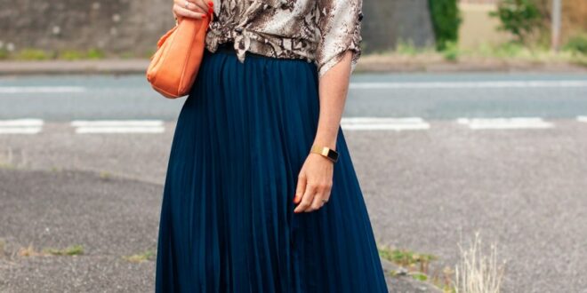 Update Navy Long Pleated Skirt Review
